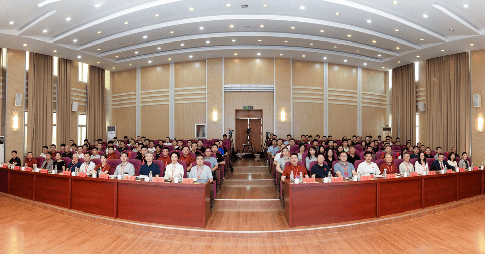 足球数智会议暨校园足球交流会在山东体育学院日照校区举行