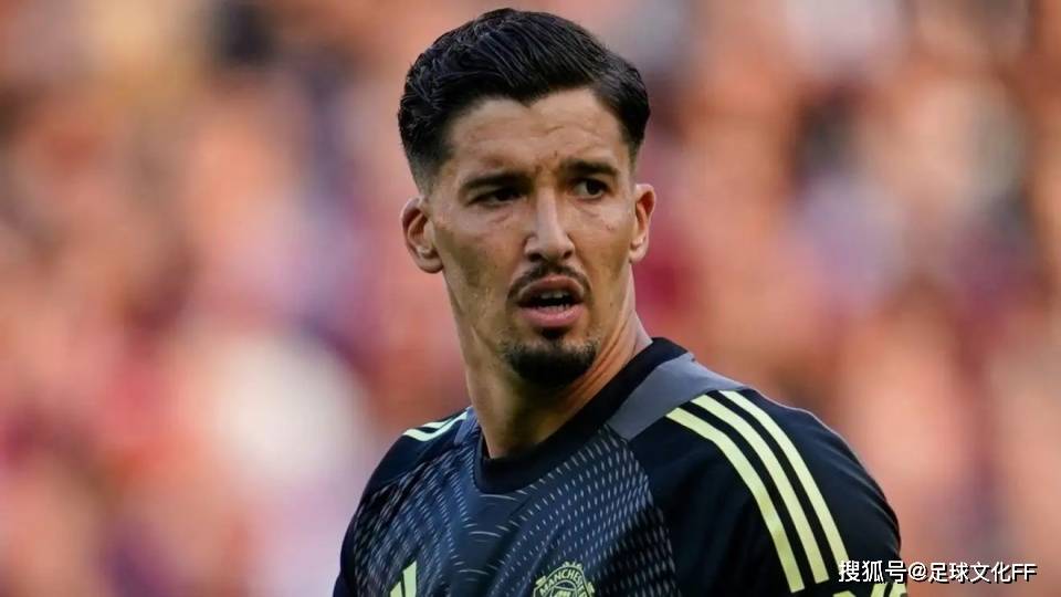 巴音迪尔失误后，“中游”曼联敦促签下“顶级门将”