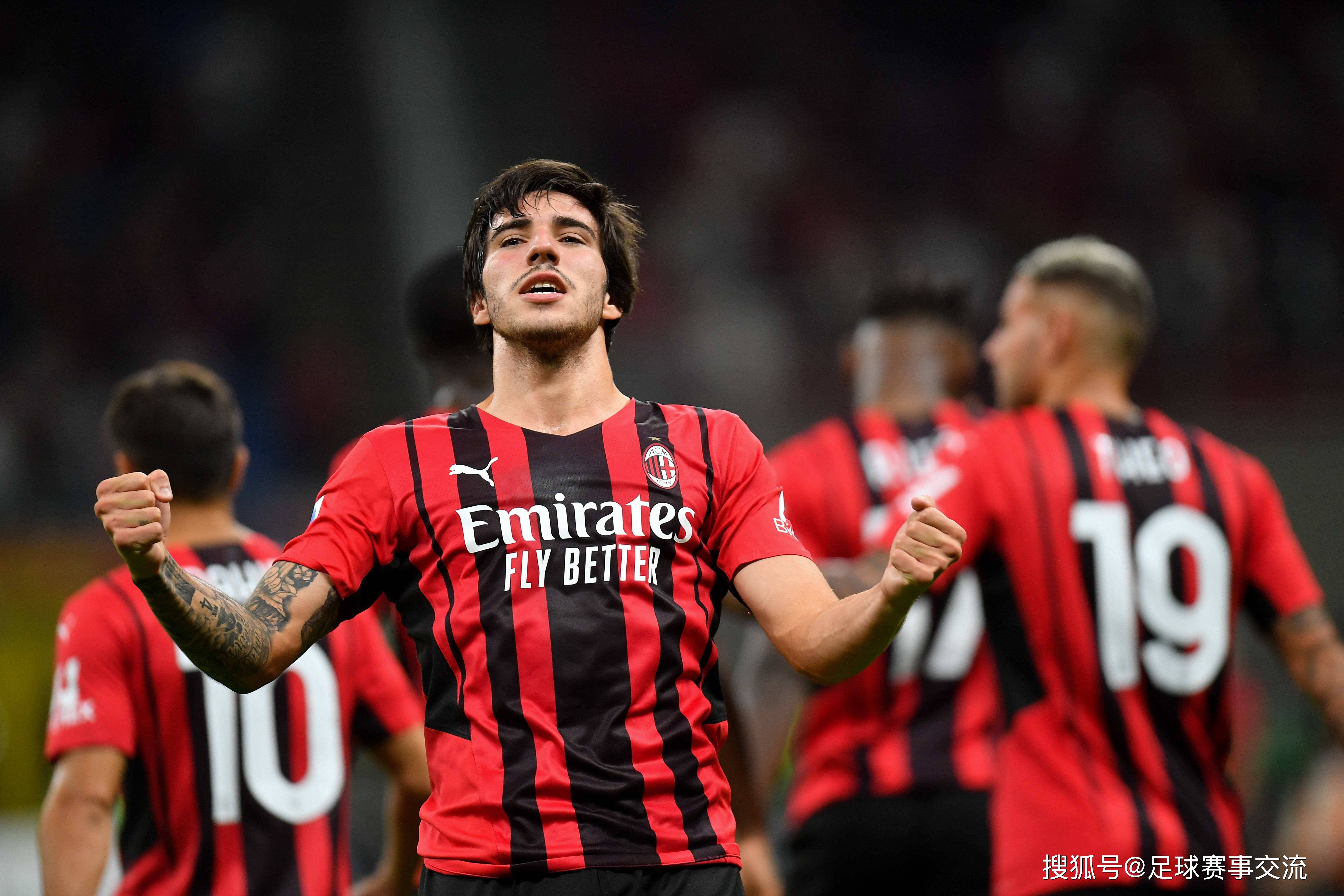 今日足球:AC米兰vs克雷莫纳、莱万特vs巴塞罗那