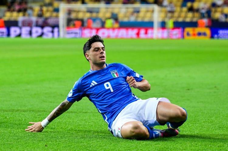 迪马济奥:那不勒斯拒绝阿贾克斯求购安布罗西诺,已经在谈判续约