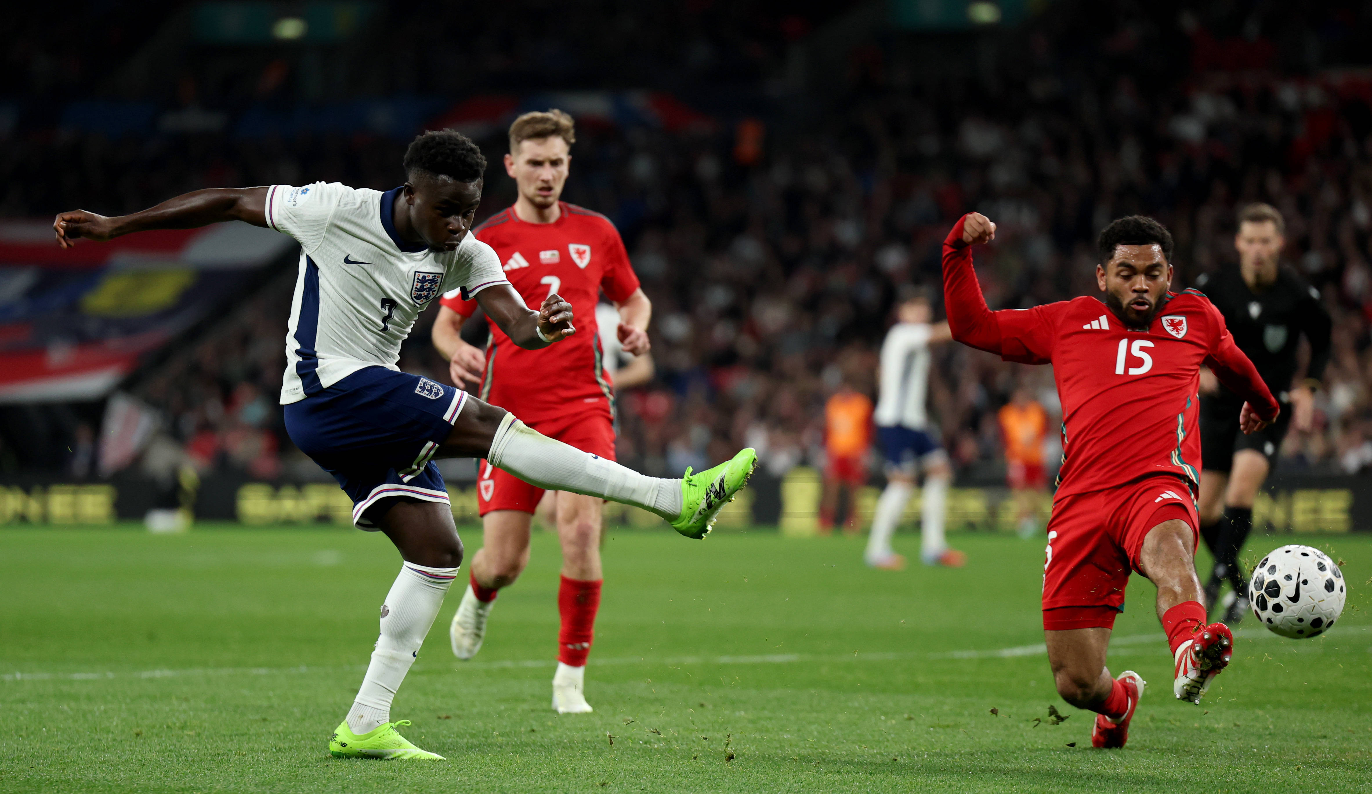 (体育)足球——热身赛:英格兰胜威尔士