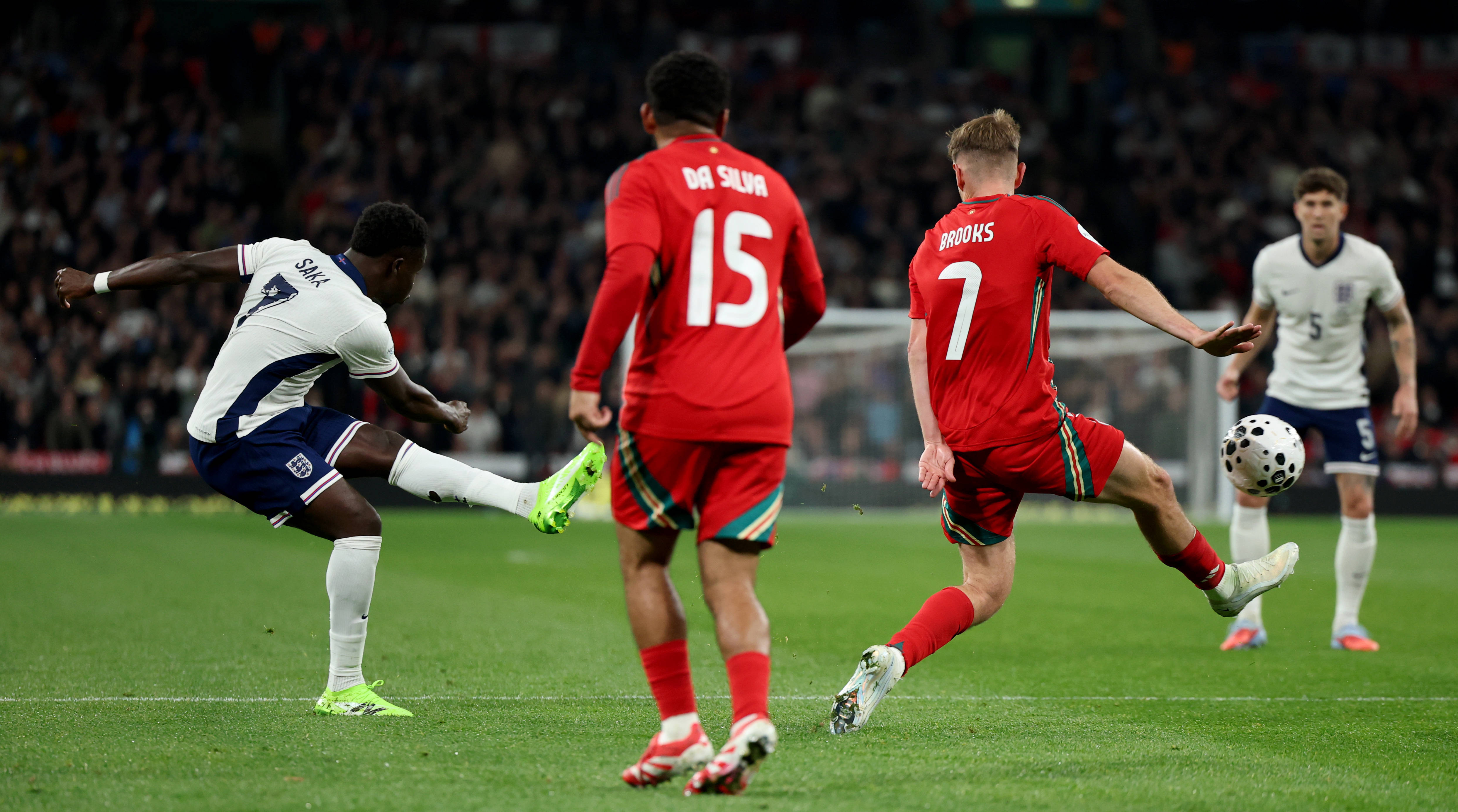 (体育)足球——热身赛:英格兰胜威尔士