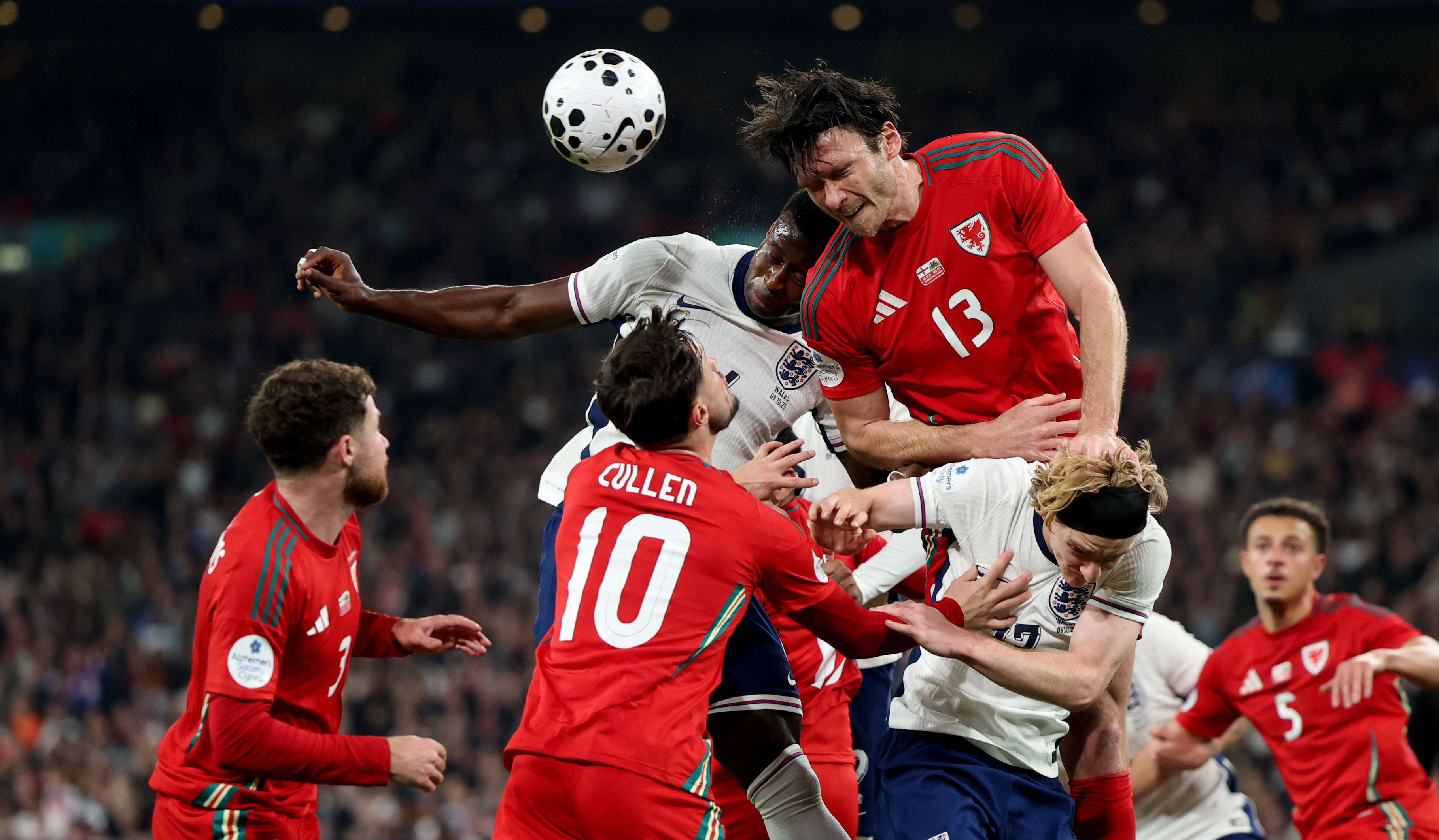 (体育)足球——热身赛:英格兰胜威尔士