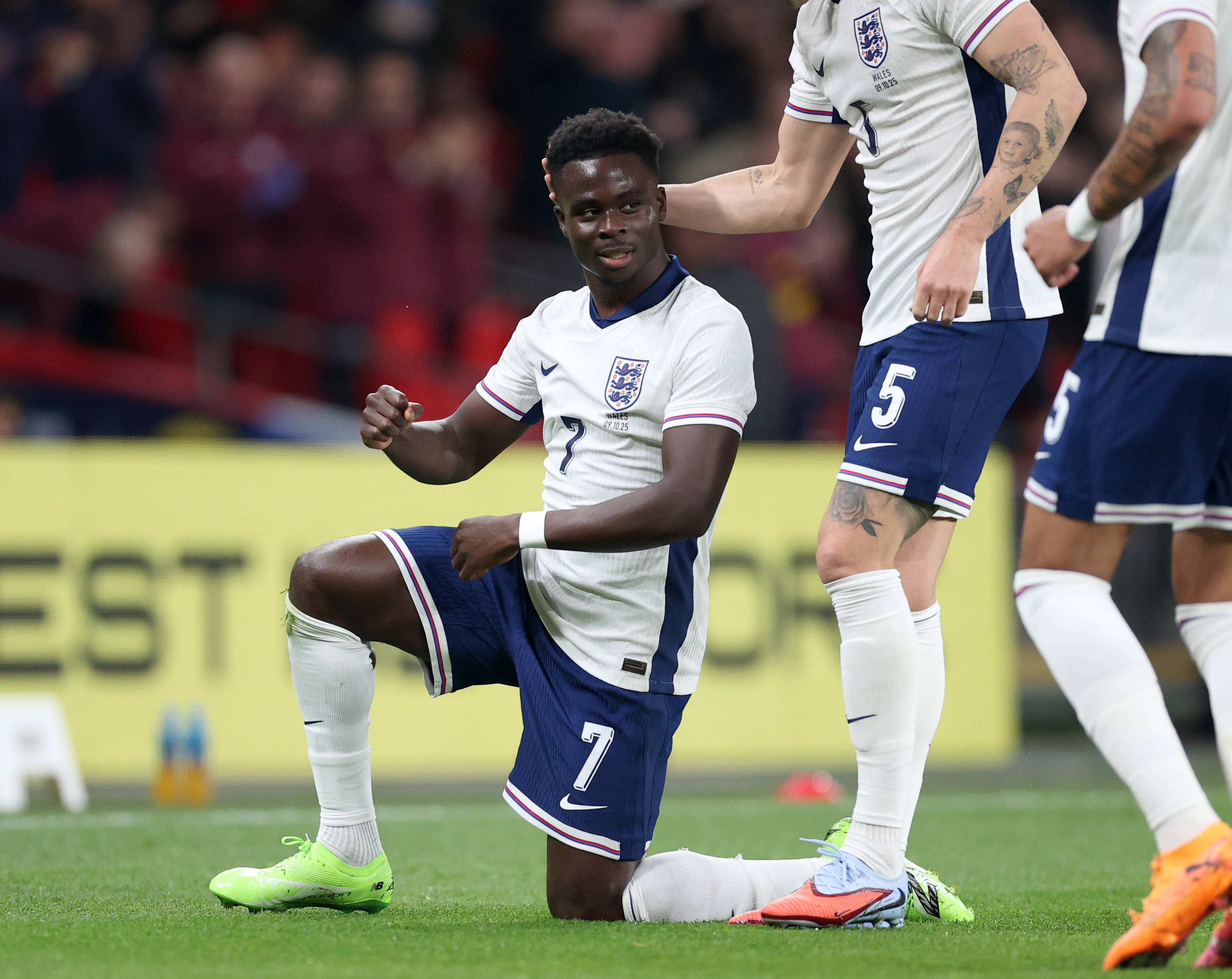 (体育)足球——热身赛:英格兰胜威尔士