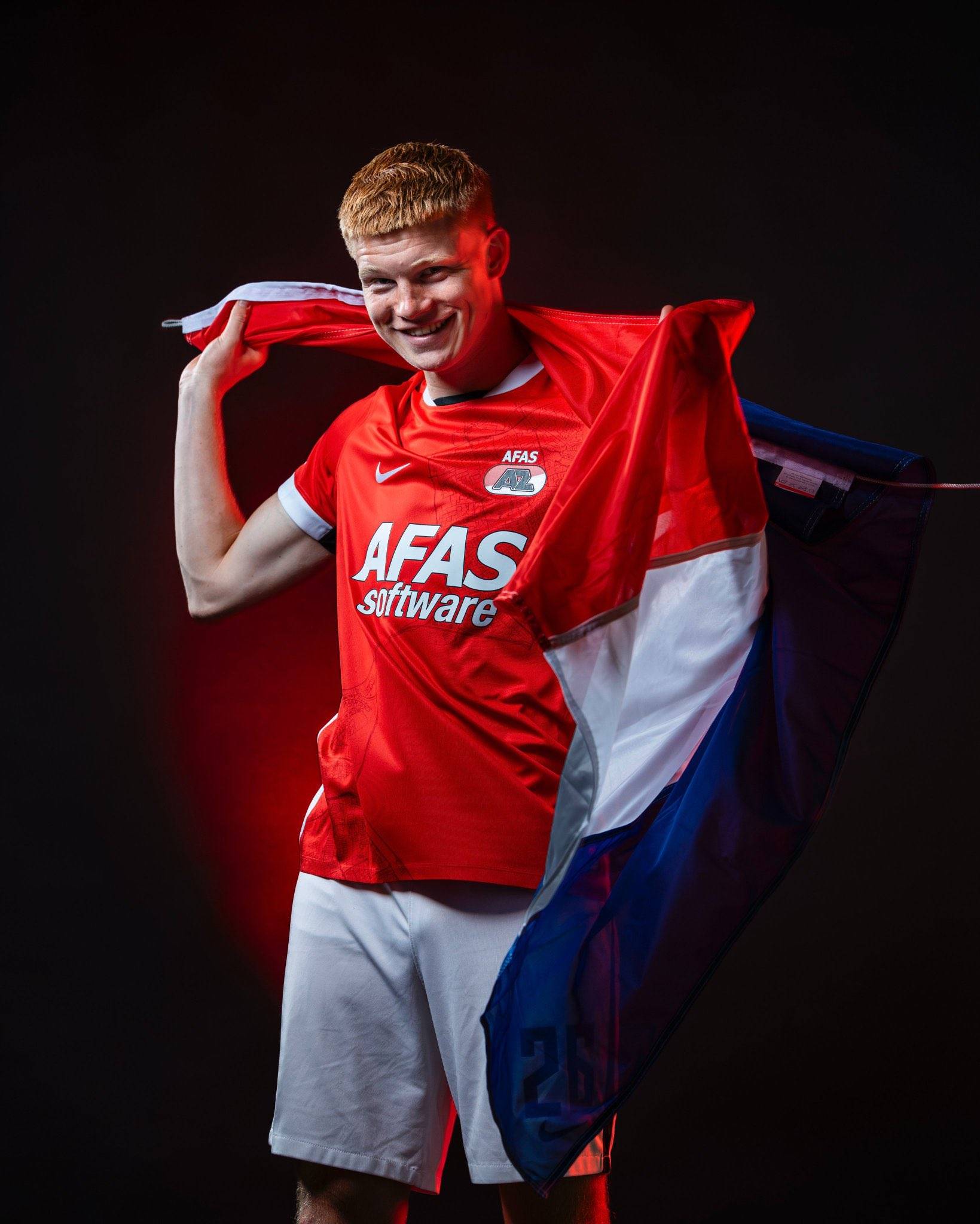 华体会体育网址-曼联巨头力荐2500万签荷兰佩德里，阿莫林更想要即战力！曝红魔欲买回小麦